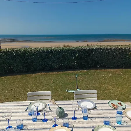 בית נופש Beach Villa *