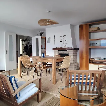 Beach Villa בית נופש *
